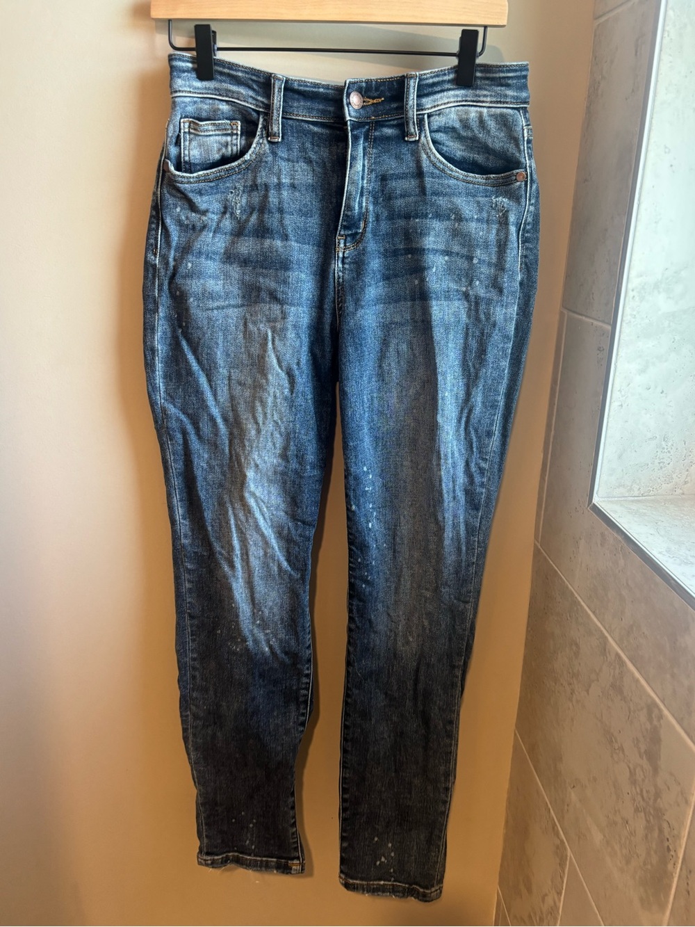 Judy Blue Dark Wash Boyfriend Jeans with Bleach-Splatter Detail - 5/27